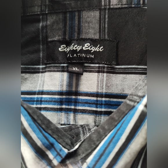EIGHTY EIGHT PLATINUM Men's Button Up Shirt. Size XL. Long Adj. Sleeves. - Picture 3 of 4
